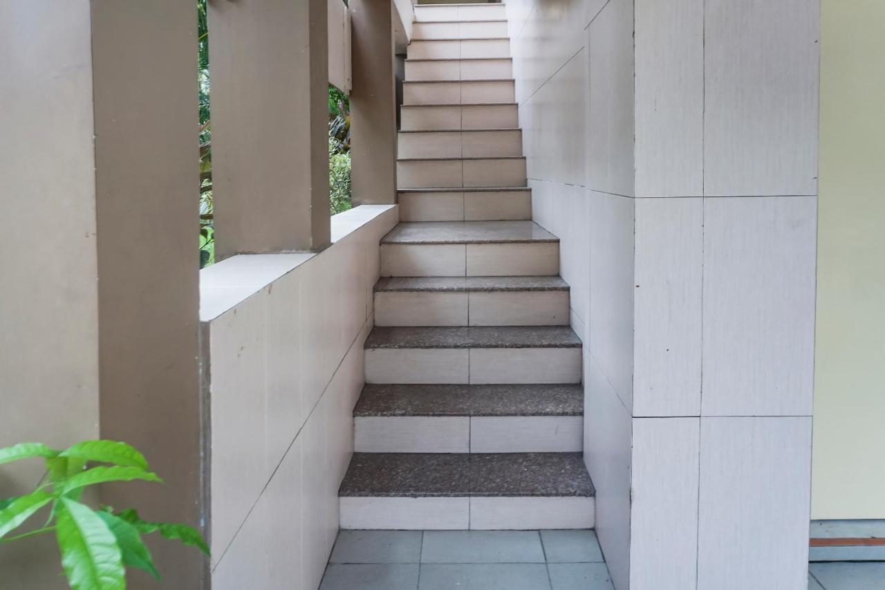 Oyo 90923 Makassar Cottage Balangberu Exterior foto