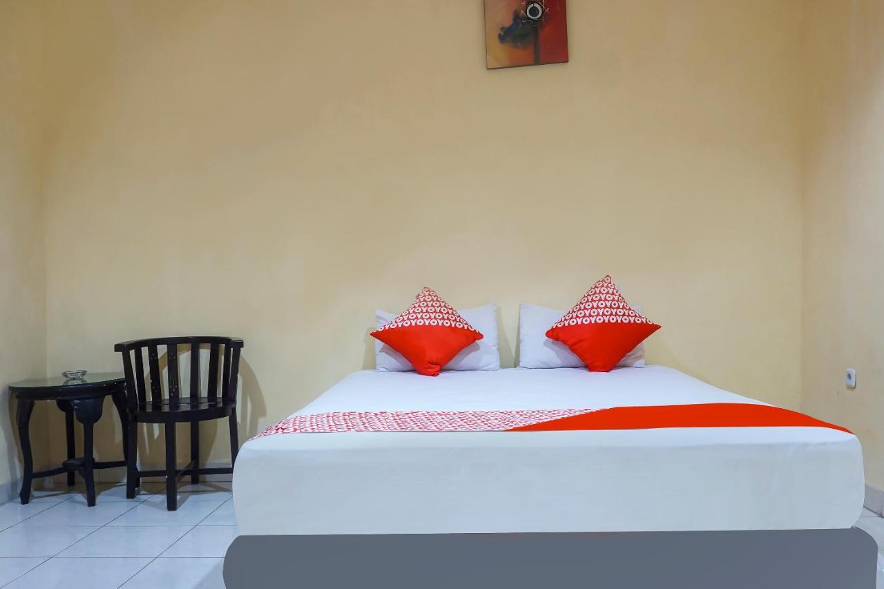 Oyo 90923 Makassar Cottage Balangberu Exterior foto