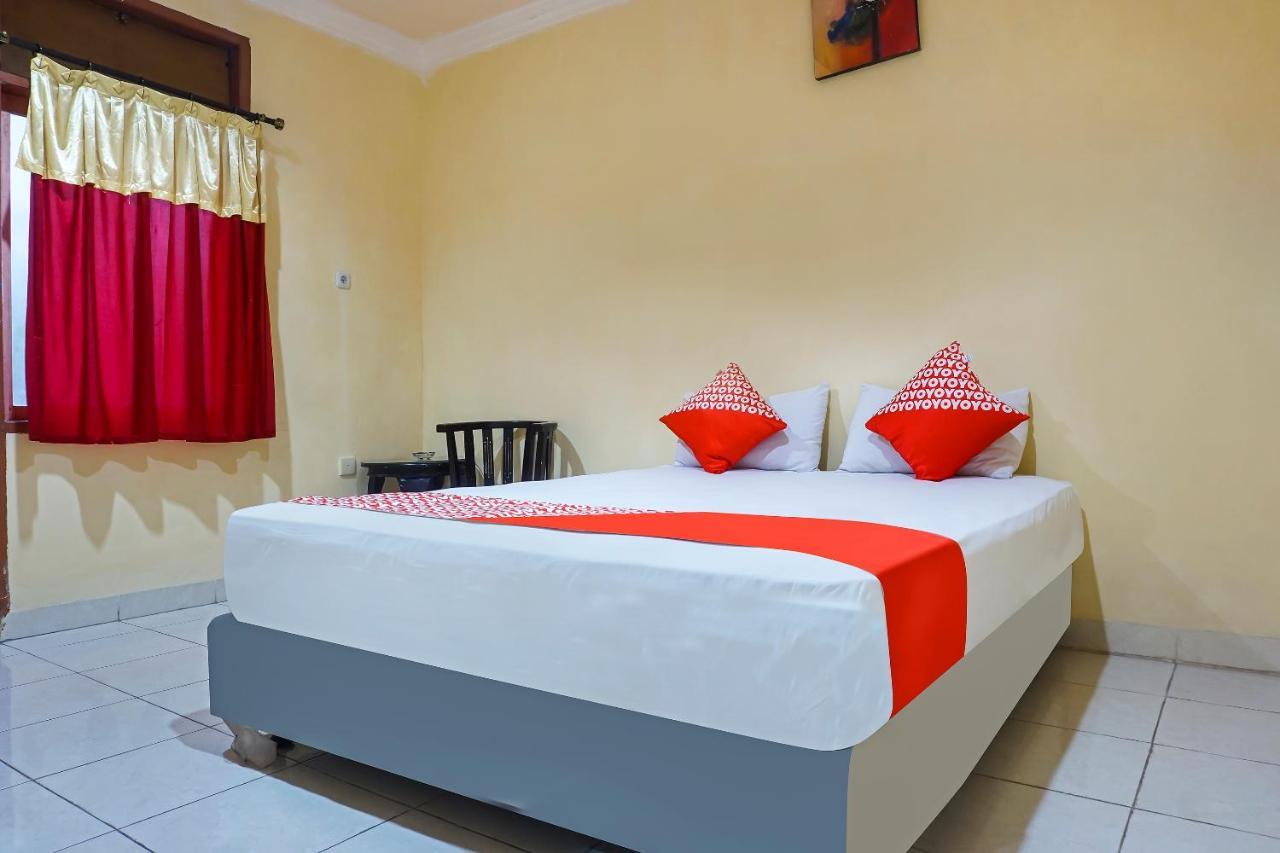 Oyo 90923 Makassar Cottage Balangberu Exterior foto